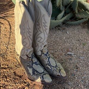 Justin Vintage Python boots